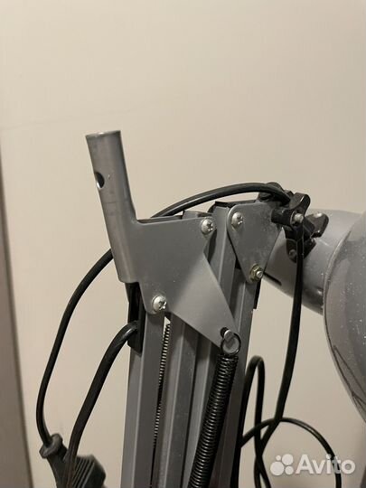 Лампа настольная для маникюра