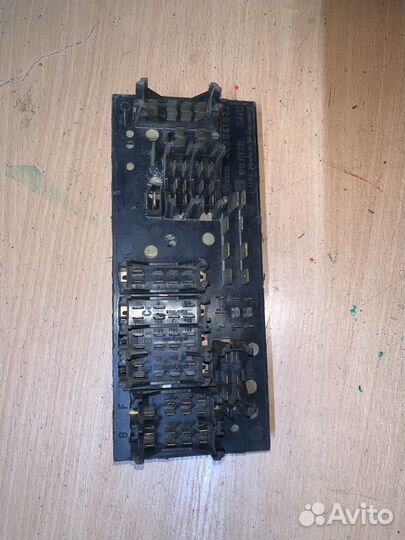 Блок предохранителей 80/90 B4 1991-1995