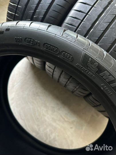 Michelin Pilot Sport 4 S 295/30 R21 и 285/30 R21