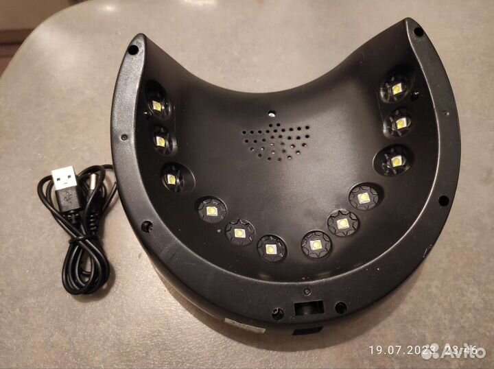 Лампа для сушки ногтей