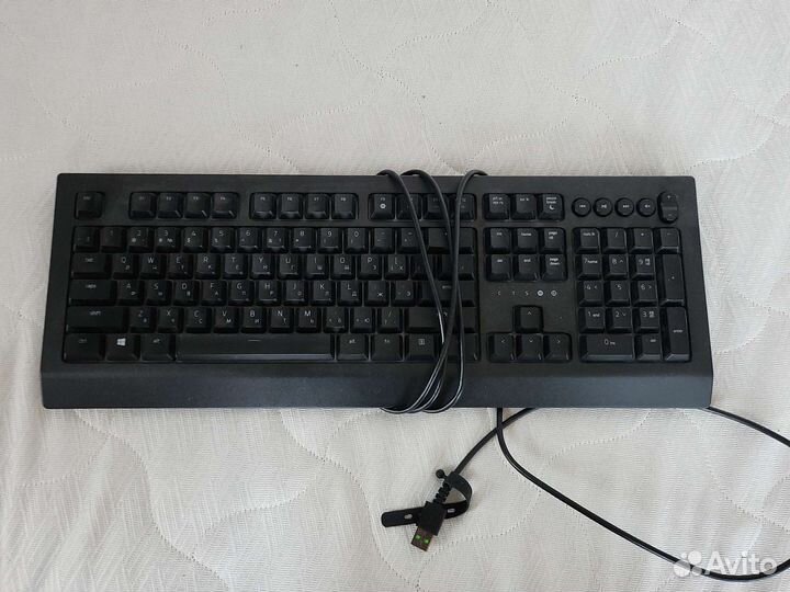 Клавиатура: Razer Cynosa v2