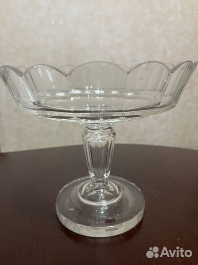 Старинная ваза для фруктов