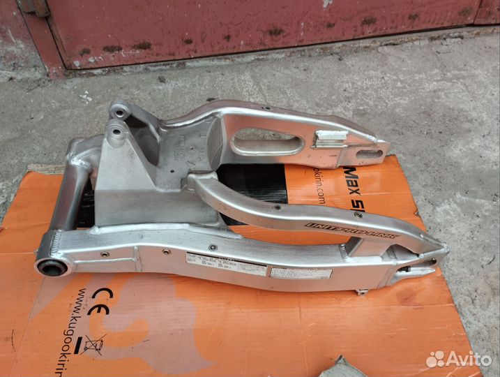 Маятник заднего колеса honda CBR1000RR 2004-2007