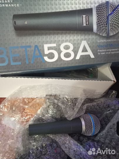 Куча оборудования для звукозаписи