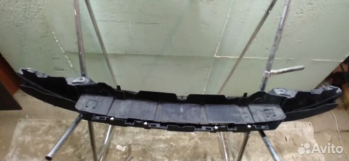 Кронштейн переднего бампера Land Rover Discovery