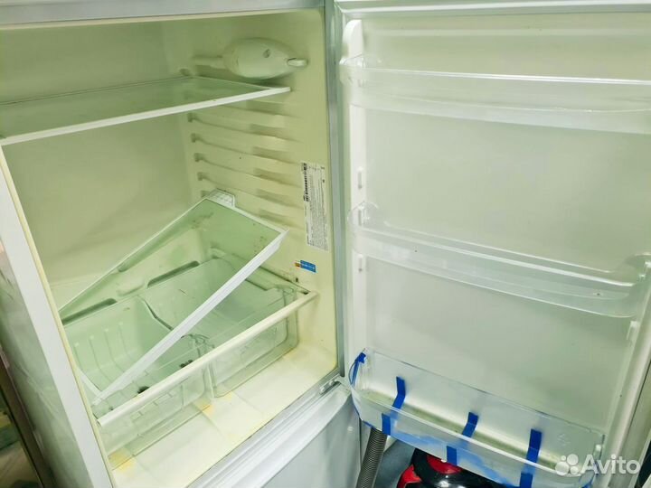 Холодильник indesit