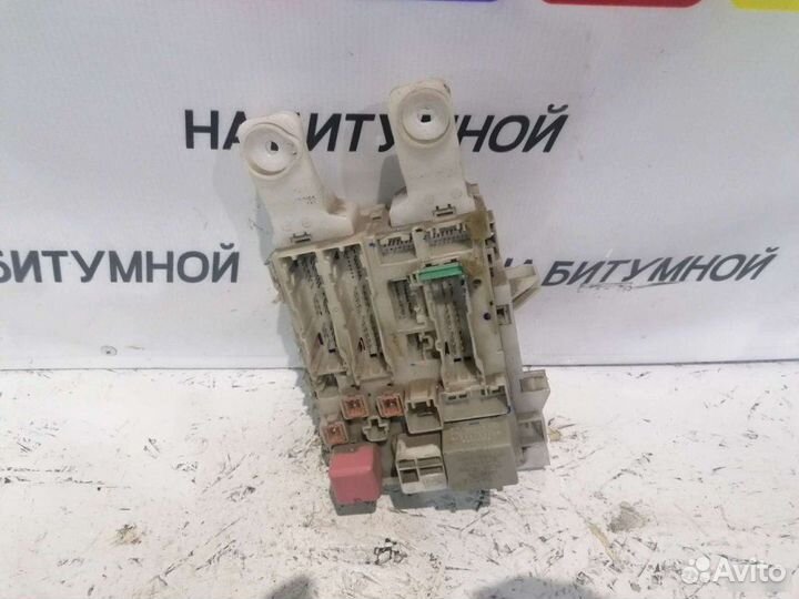 Салонный блок предохранителей Toyota Rav4 XA30