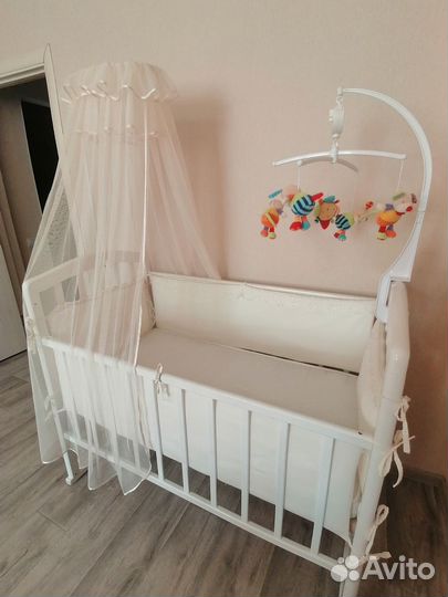 Детская кроватка