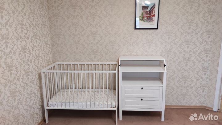 Пеленальный комод sundvik и кровать IKEA