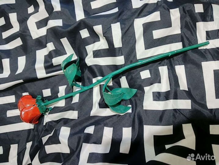 Металлическая роза