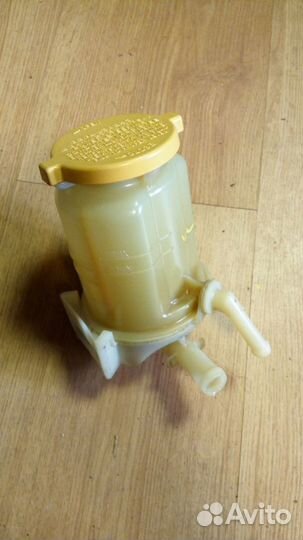 Бачок гур Subaru Tribeca