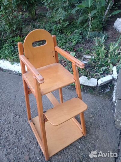Стульчик для кормления IKEA с подножкой