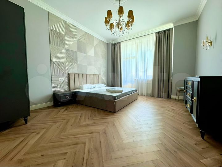 3-к. квартира, 105 м², 6/15 эт.