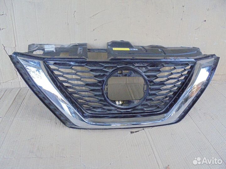 Решетка радиатора с панелью Nissan X-Trail T-32