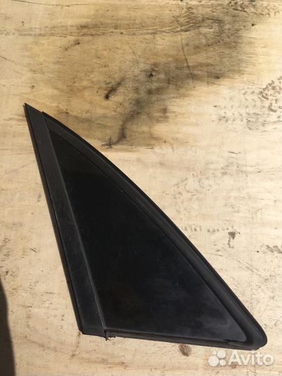 Форточка задняя правая Audi A4