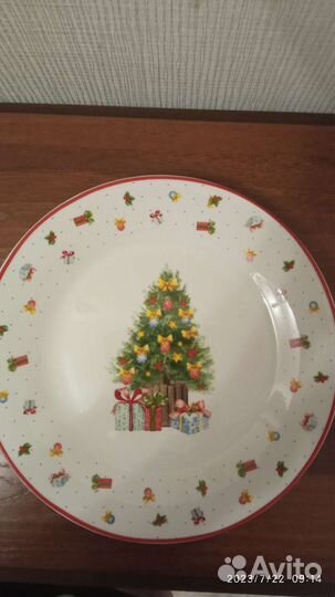 Набор столовой посуды новый