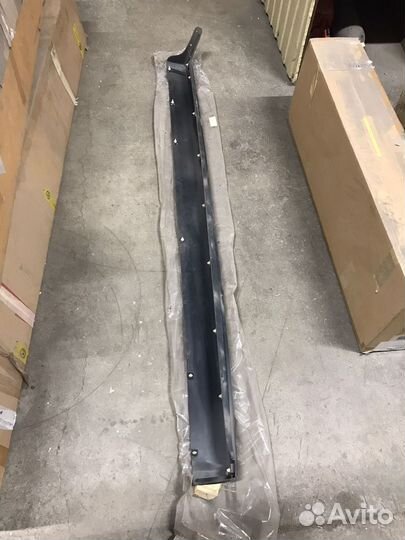 Накладка порога правая Mitsubishi Galant 8