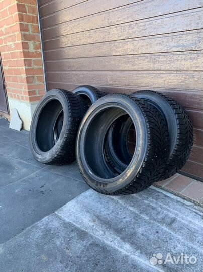 Bridgestone Blizzak Spike-01 245/45 R18 96T