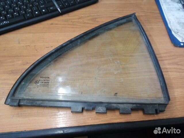 Форточка (стекло) задняя правая Toyota Avensis 2