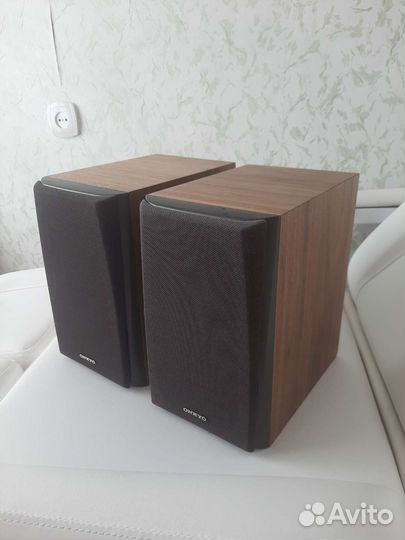 Акустические колонки onkyo