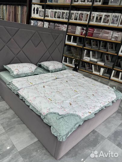 Постельное белье сатин с одеялом евро