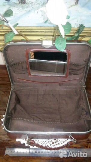 Женский чемодан