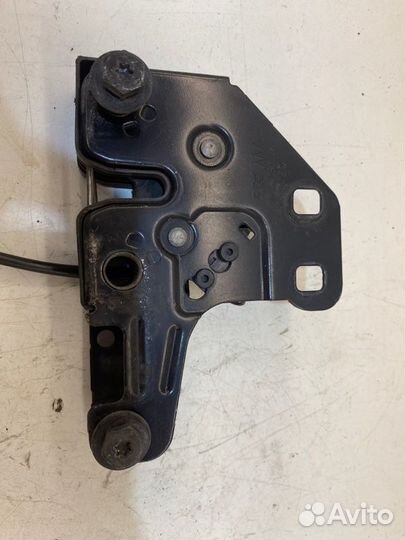 Замок капота Audi A6 C6 2.0 2008