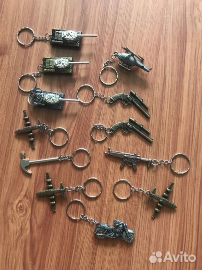 Брелок коллекция (самолет,танк,пистолет,молоток)