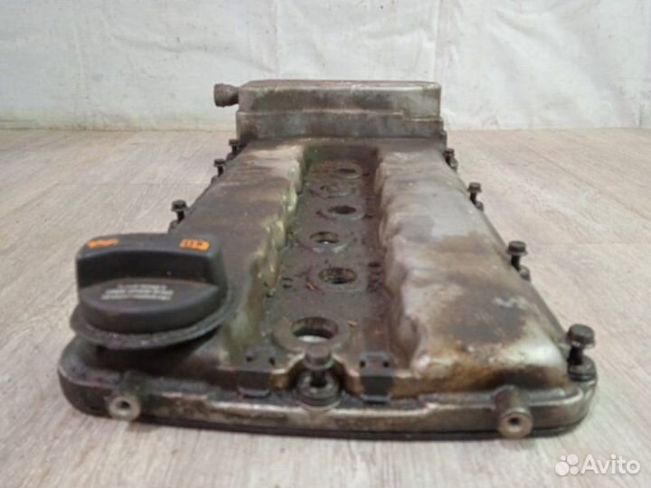 Клапанная крышка Volkswagen Touareg 7LA AZZ 2006