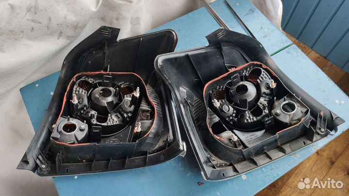 Фары на toyota avensis