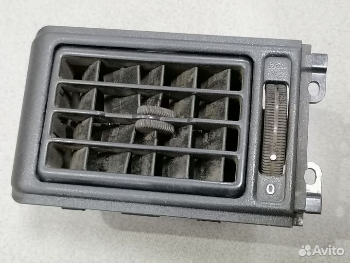 Дефлектор воздушный левый (салон) Opel Kadett E