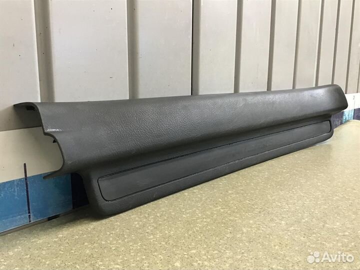 Накладка порога (внутренняя) Toyota Avensis II 200