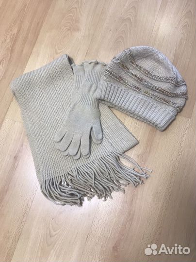 Комплект шапка, шарф и перчатки