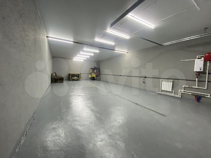 Гараж, > 30 м²