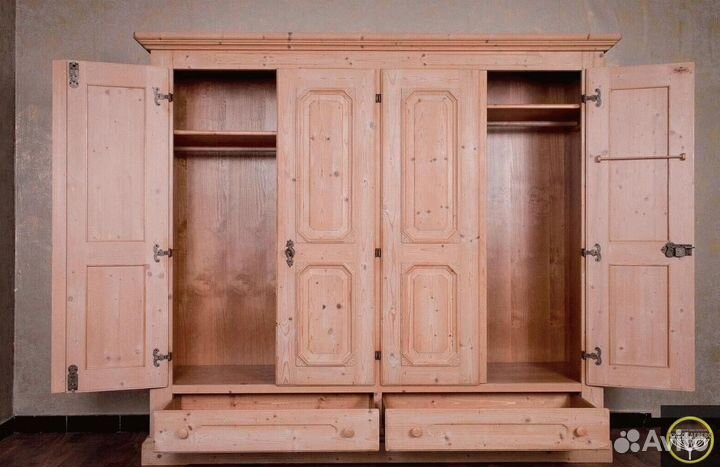 Шкаф pаспашнoй из дepeва