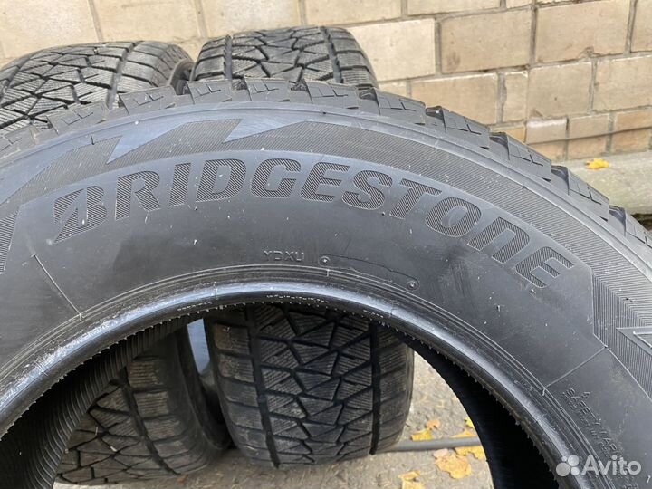 Bridgestone Blizzak DM-V2 285/60 R18