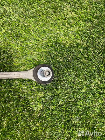 Стойка стабилизатора задняя правая Ford Mustang