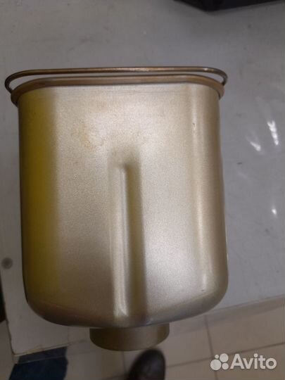 Чаша с лопаткой для хлебопечки Redmond (б/у)