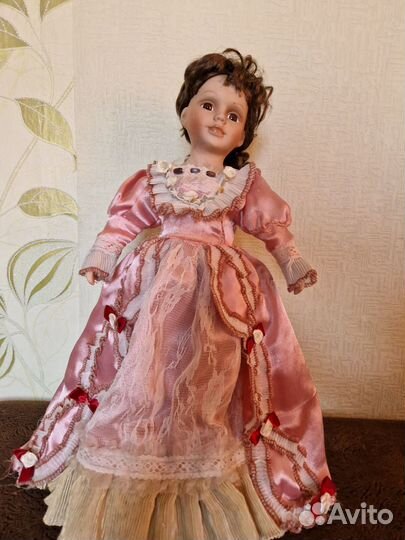 Кукла фарфоровая большая