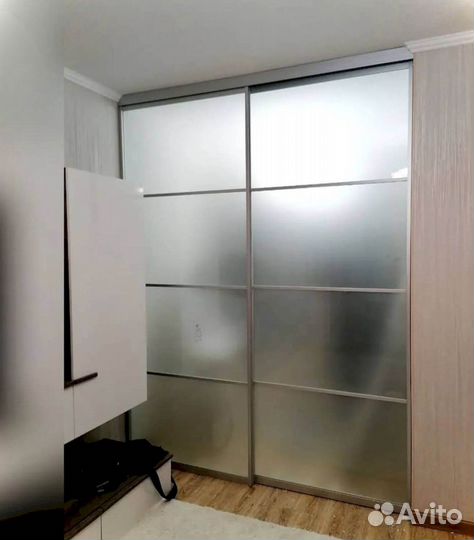 Раздвижная перегородка с матовым стеклом