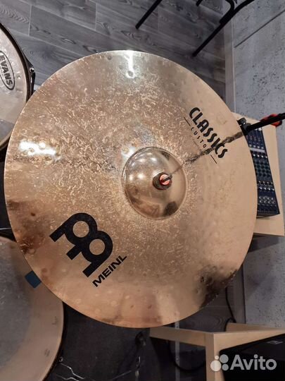Тарелка Meinl Classics Custom 22 PowerFull Ride