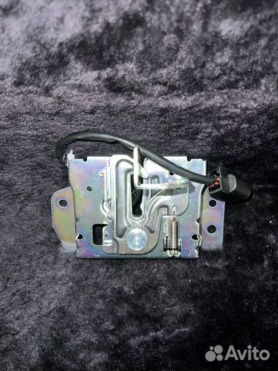 Замок капота с датчиком открытия Паджеро 4