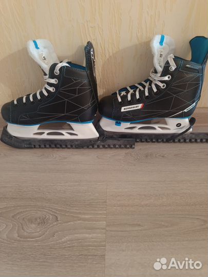 Коньки хоккейные