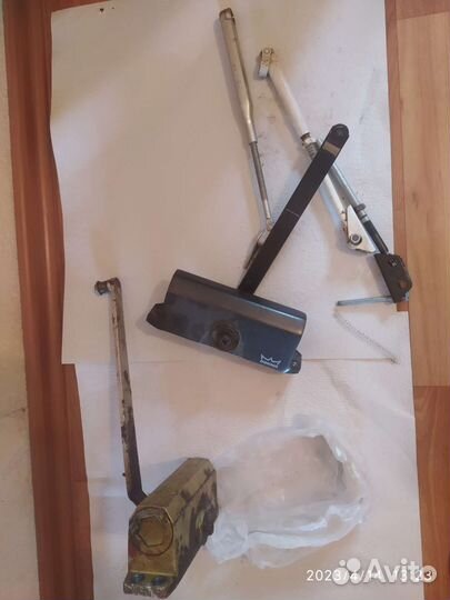 Доводчики дверей