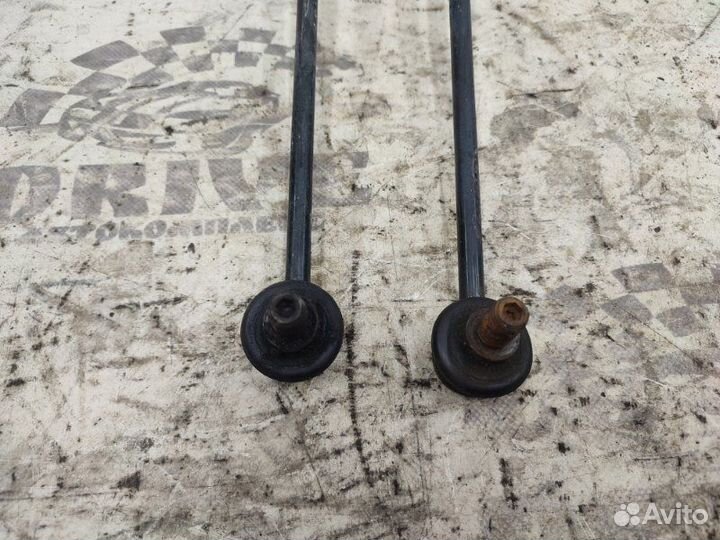 Стойка стабилизатора передняя Toyota Prius NHW20