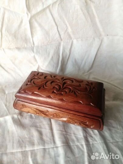 Деревянная шкатулка ручной работы резная