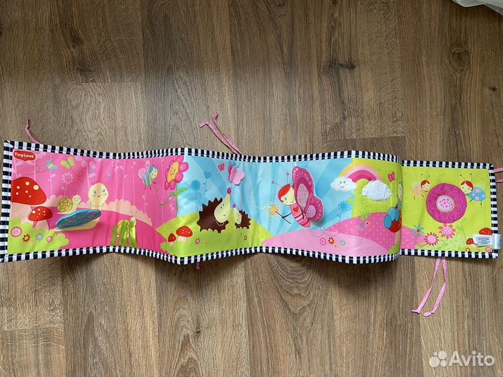 Развивающая книжка tiny love