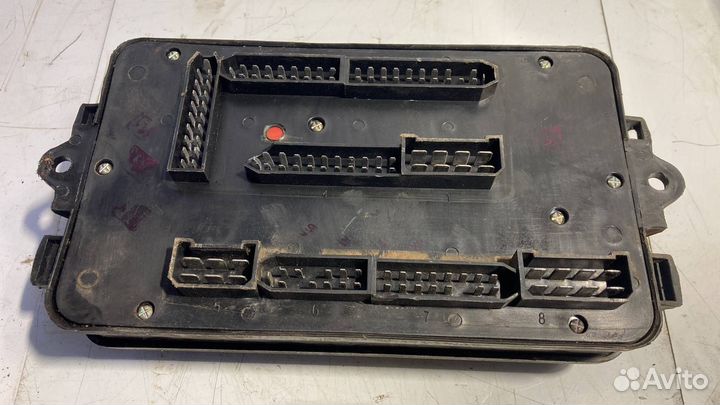 Блок реле и предохранителей передний LADA 2114