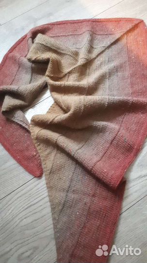 Бактус из итальянского мериноса ручной работы