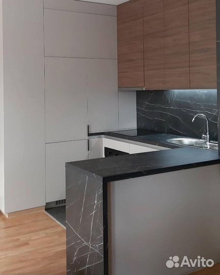 Кухонный гарнитур в студию новый